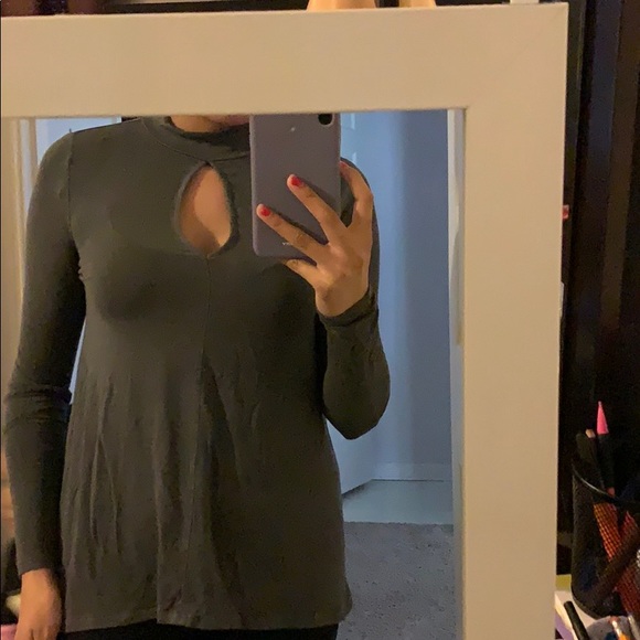 American Eagle Long Sleeve - Picture 2 of 5